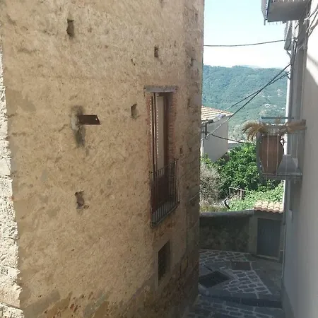 Monolocale In Via San Sebastiano Ficarra Ficarra