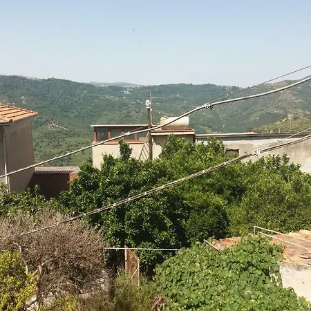 Appartement Monolocale In Via San Sebastiano Ficarra Ficarra